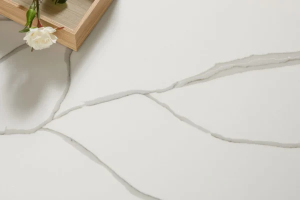 Quartz Bathroom Countertops – Soft Grey Vein Slab for Wholesale and Project Supply - Image 2